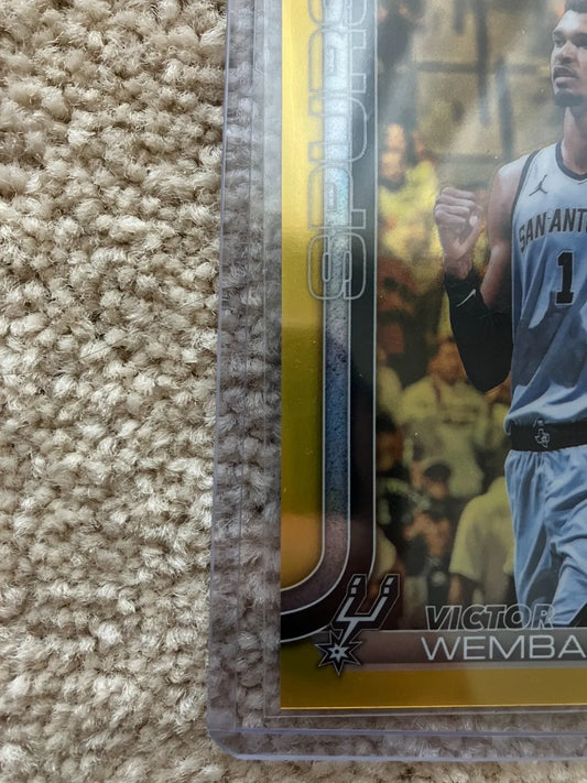 Betterworld - 2025-26 Topps Chrome Update Victor Wembanyama Gold Refractor /50 #22 Spurs 32/50